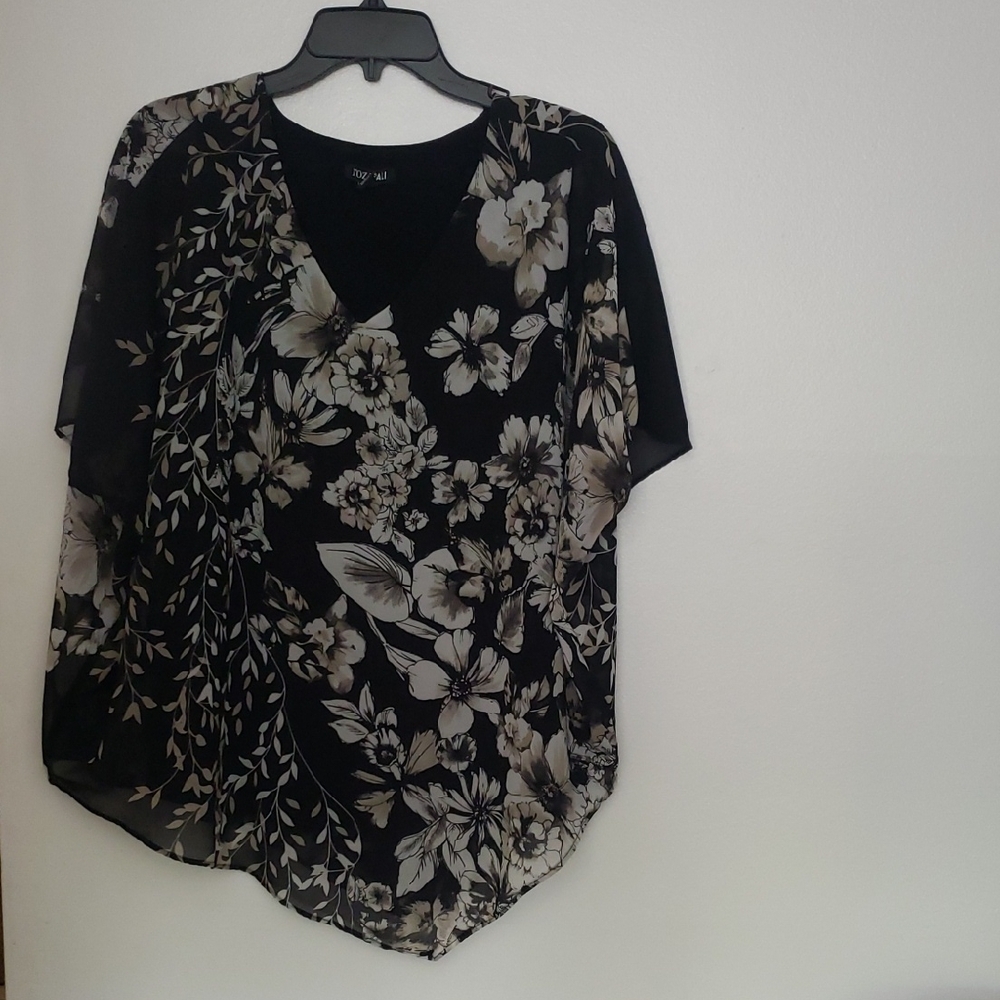 Apt. 9 Black and White Asymmetrical Short Sleeve Blouse